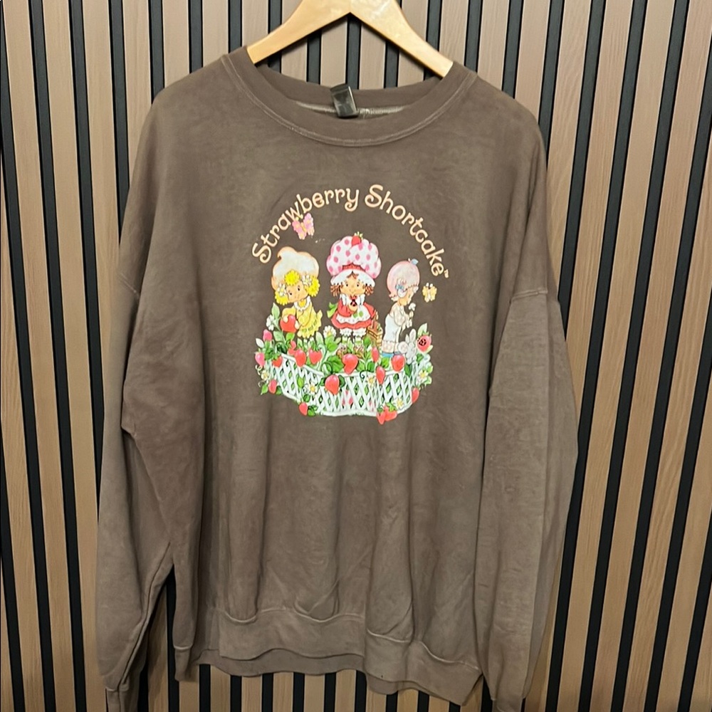 Strawberry Shortcake Graphic Brown Crewneck Sweatshirt